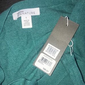 Signature blouse size small‼️